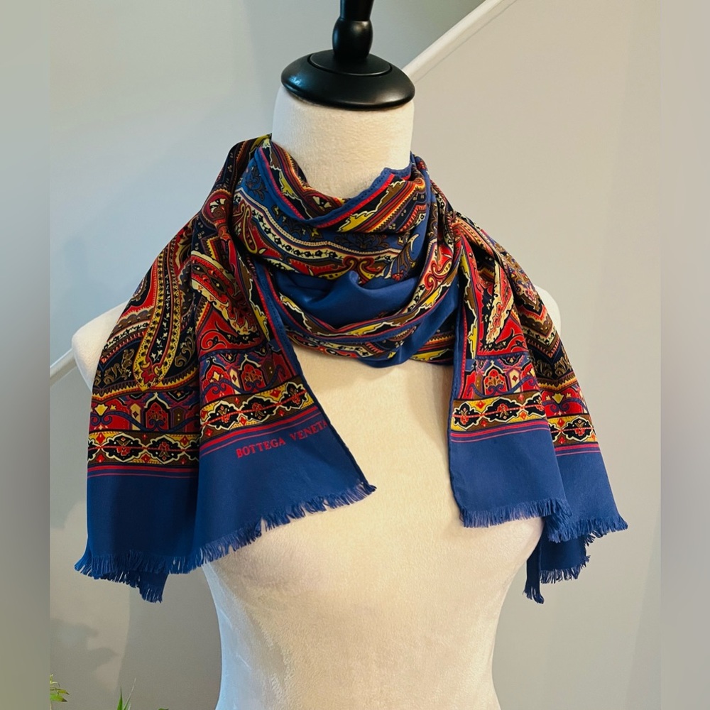 BOTTEGA VENETA  Silk Scarf (Italy) Paisley Motif Rectangle w Fringe & Logo